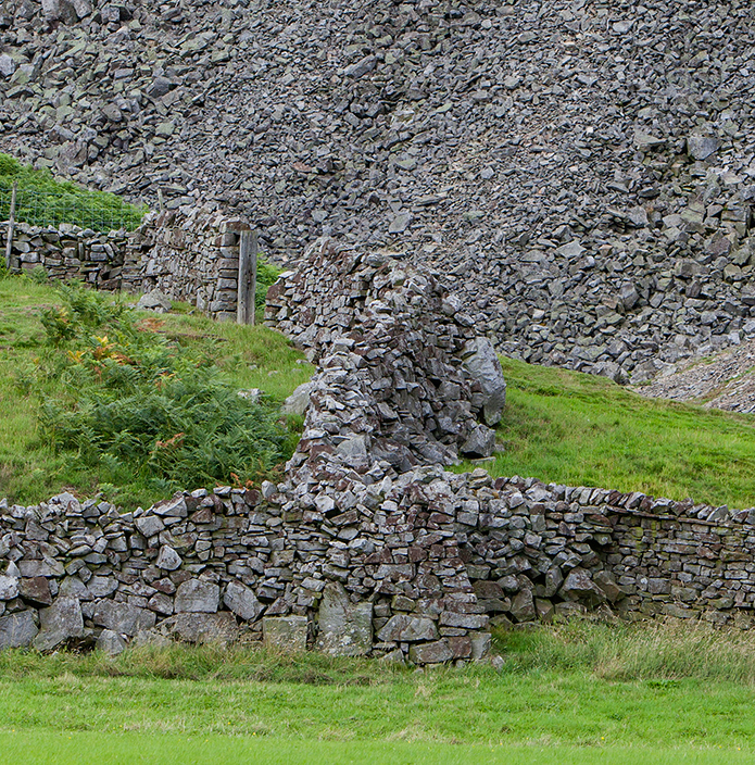Merchant-and-Makers-Dry-Stone-Walls-25-Clearance-cairns-incorporated-into-wall-Whaw-Arkengarthdale