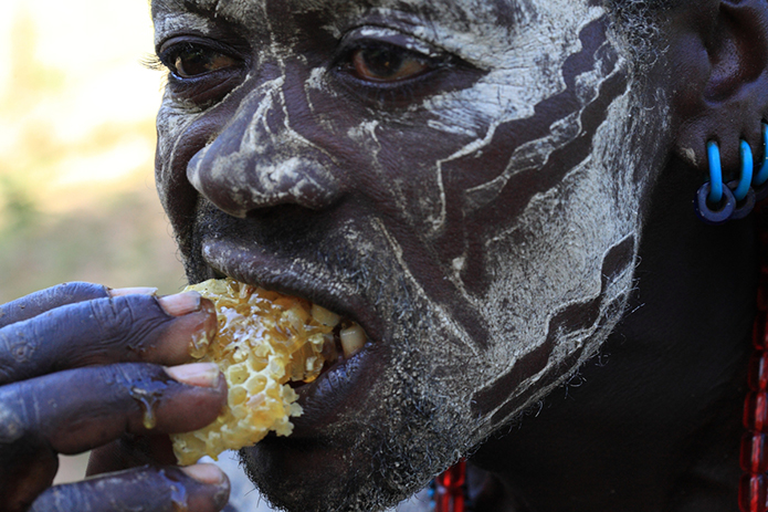 Merchant-and-Makers-Honey-Gathering-4-The-Honey-Tribes-Ono-Valley-Ethiopia
