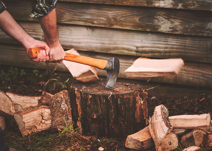 Merchant-and-Makers-How-To-Split-Firewood-Splitting-by-Vince-Thurkettle-1