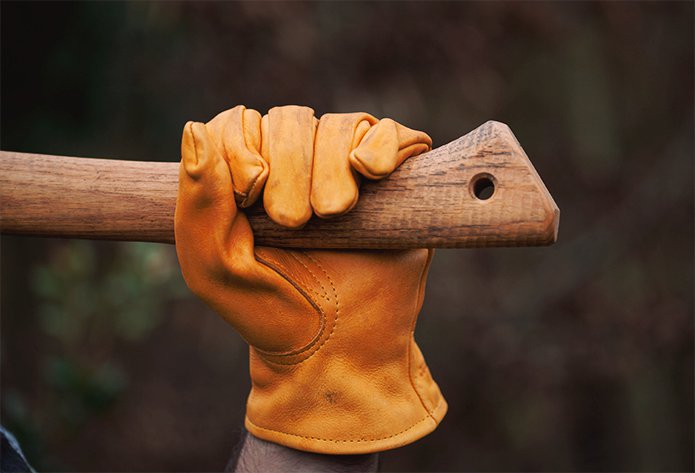 Merchant-and-Makers-How-To-Split-Firewood-Splitting-by-Vince-Thurkettle-7-Safety-Gloves