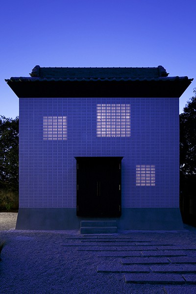 Merchant-and-Makers-Japanese-Architecture-16-Rebirth-House-with-perforated-lacework-like-brick-facade