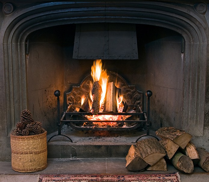 merchant-and-makers-how-to-make-a-perfect-wood-fire-11