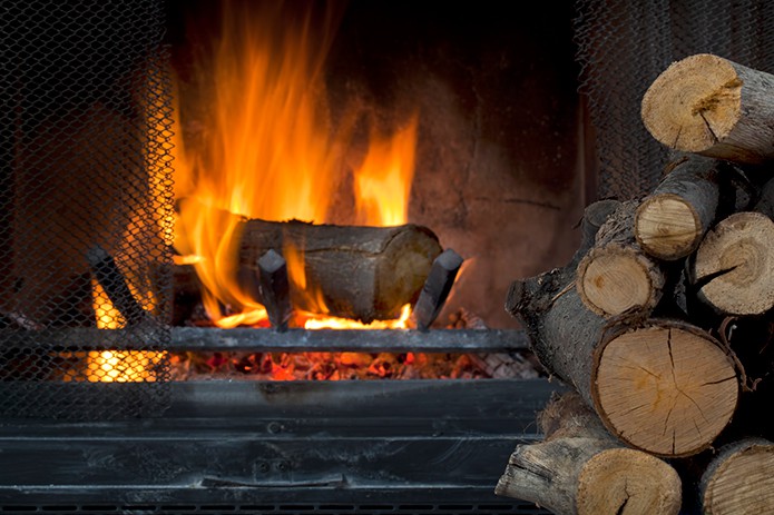 merchant-and-makers-how-to-make-a-perfect-wood-fire-14