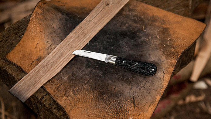 Merchant-and-Makers-How-To-Make-A-Cumbrian-Oak-Swill-Basket-19-Sharp-Knife