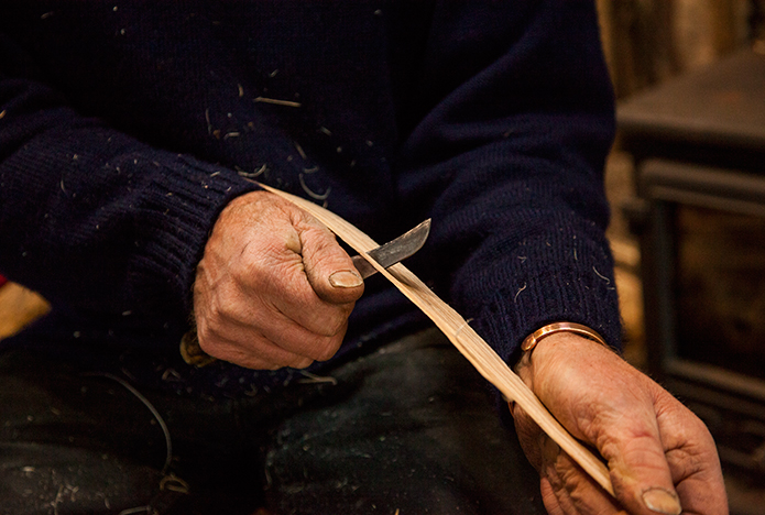 Merchant-and-Makers-How-To-Make-A-Cumbrian-Oak-Swill-Basket-21-Cleaning-Up-Taw-Frayed-Edges