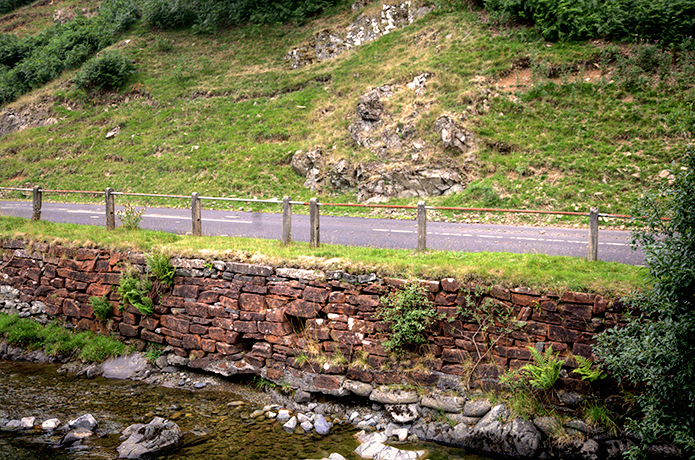 Merchant-and-Makers-Dry-Stone-Walls-19-Retaining-wall-Wanlockhead-Scotland