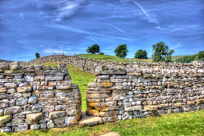Merchant-and-Makers-Dry-Stone-Walls-39-Squueze-stile-at-Askrigg