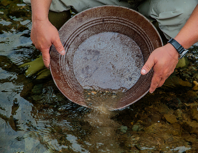 Merchant-and-Makers-Gold-Panning-Vince-Thurkettle-13