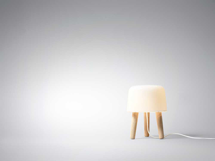 Merchant-and-Makers-Jonas-Bjerre-Poulsen-NORM.ARCHITECTS-9-Milk-Lamp-for-&tradition