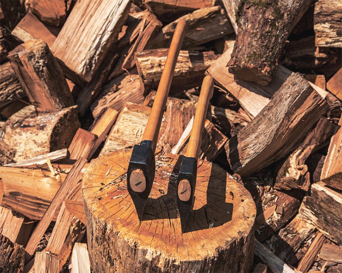 Merchant-and-Makers-How-To-Split-Firewood-Splitting-by-Vince-Thurkettle-3