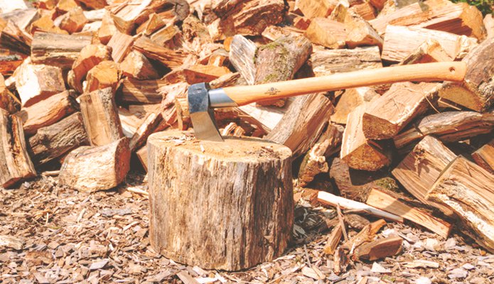 Merchant-and-Makers-How-To-Split-Firewood-Splitting-by-Vince-Thurkettle-5-Chopping-Block