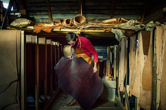 Merchant-and-Makers-Bole-Tannery-Spruce-Bark-Leather-Goods-18