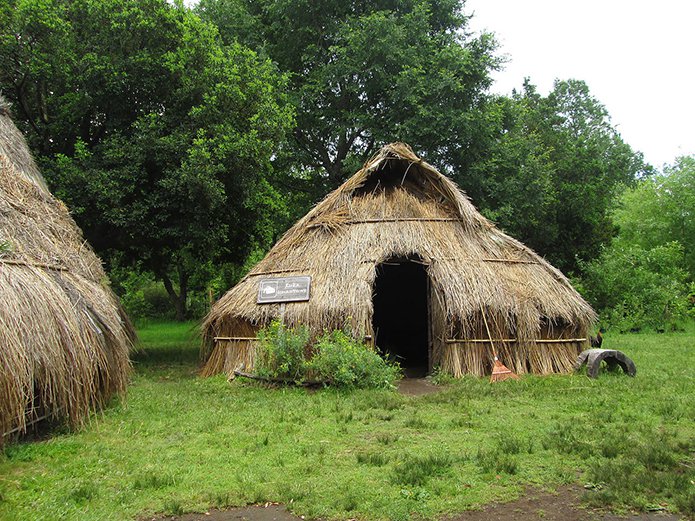 merchant-and-makers-chilean-architecture-3-traditional-mapuche-ruca