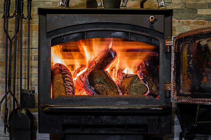 merchant-and-makers-how-to-make-a-perfect-wood-fire-12-stove