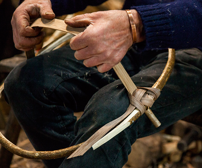 Merchant-and-Makers-How-To-Make-A-Cumbrian-Oak-Swill-Basket-28-Lapping-Spelk